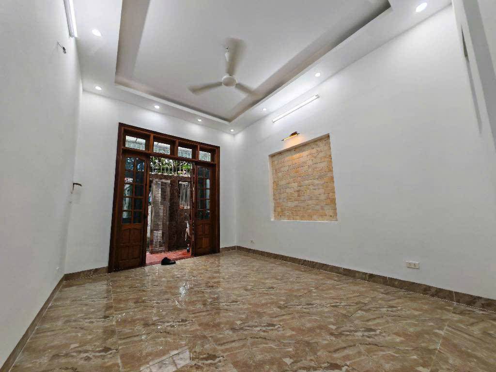 Bán nhà Thụy Khuê Tây Hồ, diện tích 58m2, 4 tầng, 2 mặt thoáng, giá 10,2 tỷ