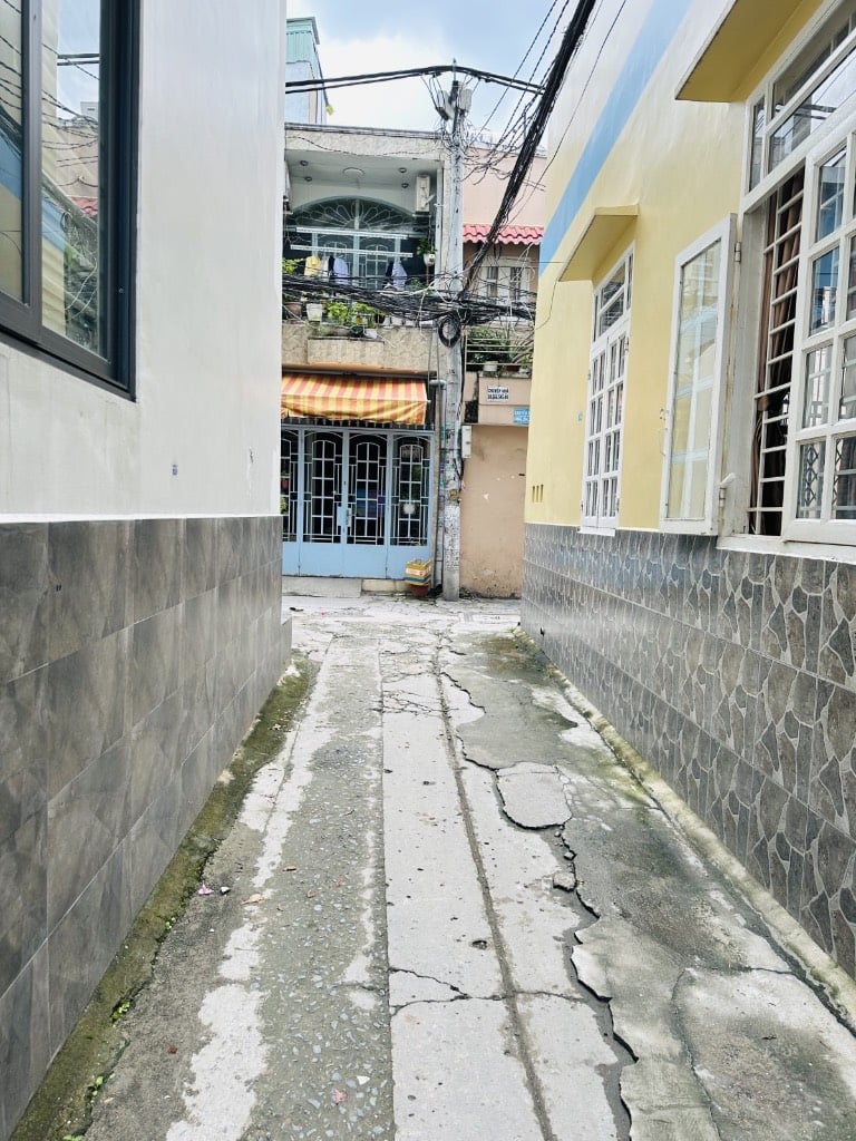 Bán nhà riêng Âu Cơ, Tân Bình, 3 tầng mới đẹp, giá 3,5 tỷ