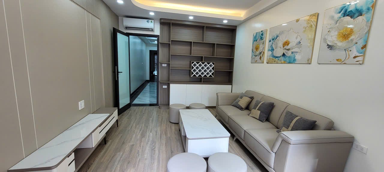 Bán nhà Nguyễn Sơn, Long Biên, 6 tầng thang máy, 6 phòng ngủ, gần chung cư HC & Belliver, khu Hàng Không