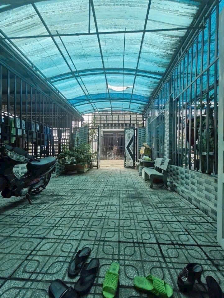 Bán nhà khu phố 8, Phú Hoà, 1 trệt 1 lầu, sân trước rộng, giá 2,9 tỷ