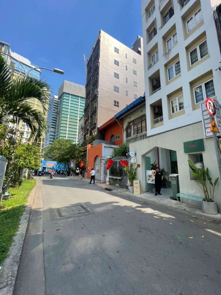 Bán tòa CHDV Ngô Văn Năm, Quận 1, diện tích 140m², full nội thất, giá 110 tỷ