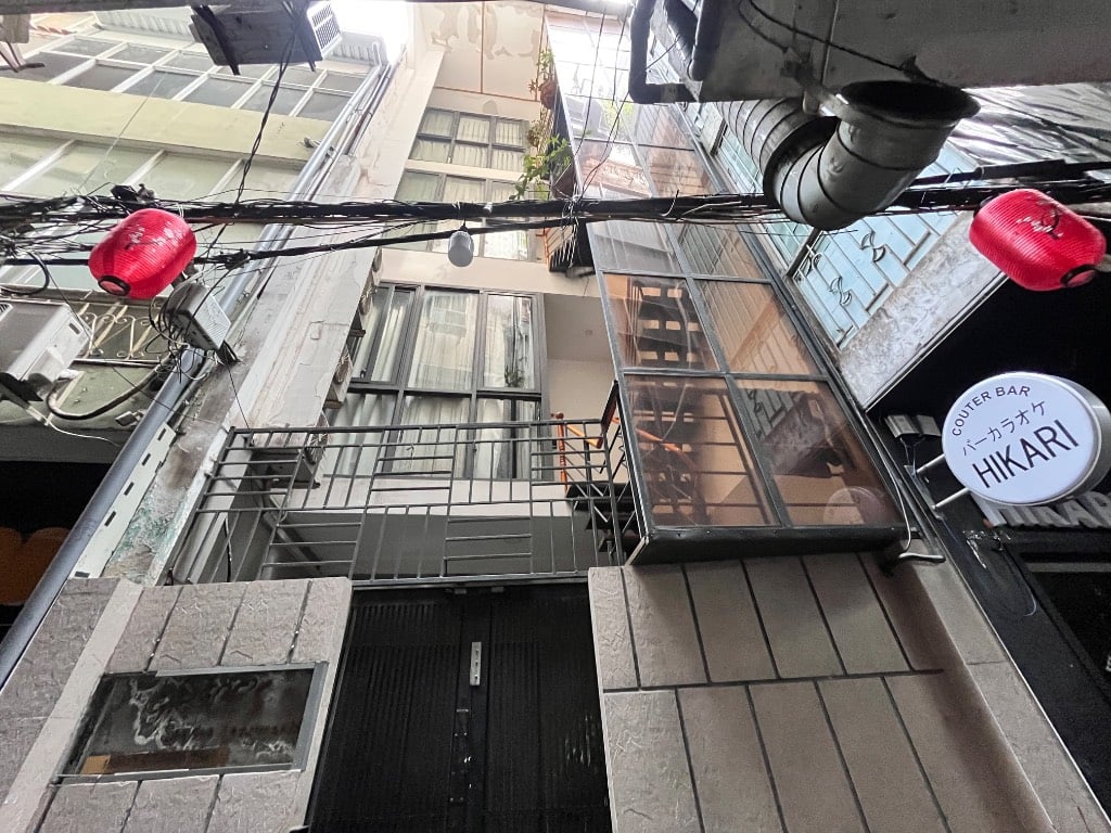 Bán tòa CHDV Lê Thánh Tôn, Quận 1, diện tích 35m², kinh doanh, sổ hồng, giá 13 tỷ