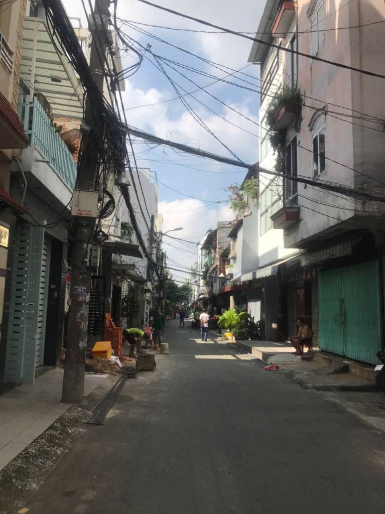Bán nhà Lạc Long Quân, Quận 11, hẻm 8m, 3 tầng, 3.5x16m, nhà đẹp ở ngay, giá chỉ 9.2 tỷ tl