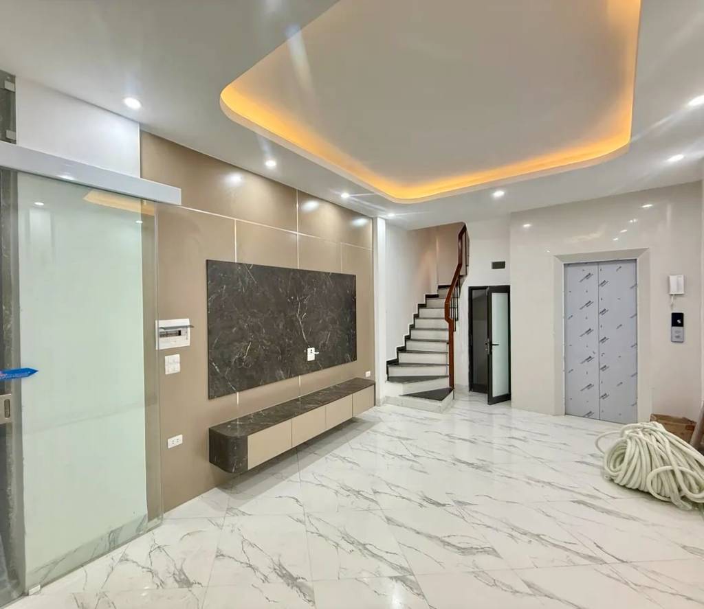 BÁN NHÀ ĐƯỜNG LÁNG, ĐỐNG ĐA, 6 TẦNG THANG MÁY, 33M2, FULL ĐỒ, Ở NGAY, GIÁ CHỈ 8,3 TỶ