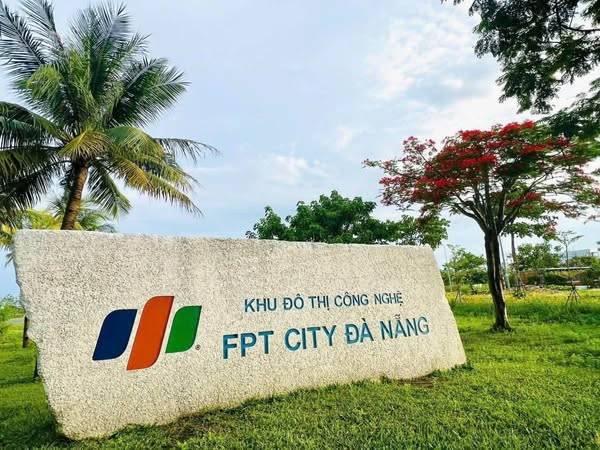 Bán đất KĐT FPT, lô góc 2 mt, trên trục chính đường 26m, sát Nam Kỳ Khởi Nghĩa, ĐH FPT
