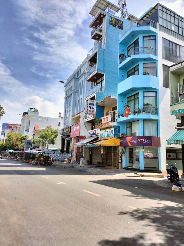 Bán nhà mặt tiền Nguyễn Gia Trí Phường 25 BÌnh Thạnh 5x20 trệt 3 lầu giá 30 tỷ