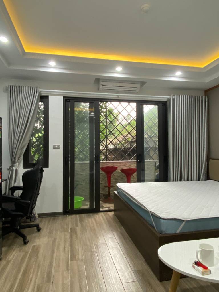 Cho thuê Căn hộ dịch vụ giá rẻ tại Ngõ 193 Trích Sài. Ban công View hồ Tây thoáng. Chỉ 6.5tr