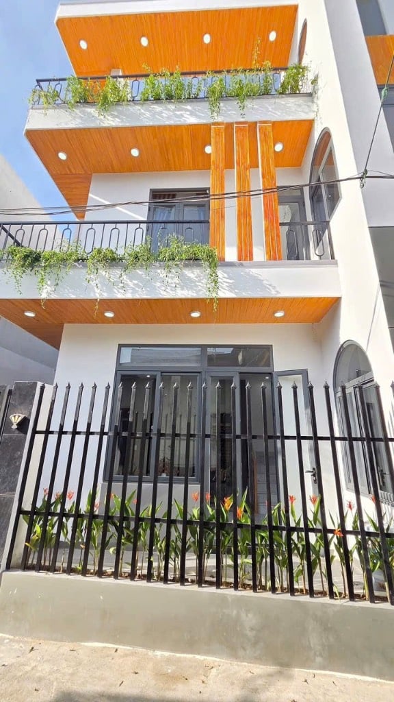 Trả nợ, bán nhà Bình Tân, diện tích 89m², 3PN 3WC, sân oto, giá chỉ 920 triệu