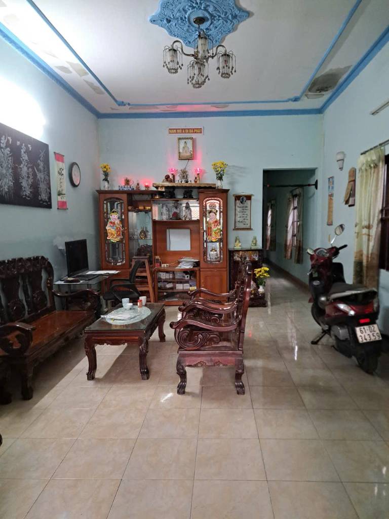 TP.Dĩ An - Mặt tiền KD - 154m2 (5 x 31) - 6.1 tỷ- cấp 4 - Sổ hồng riêng.
