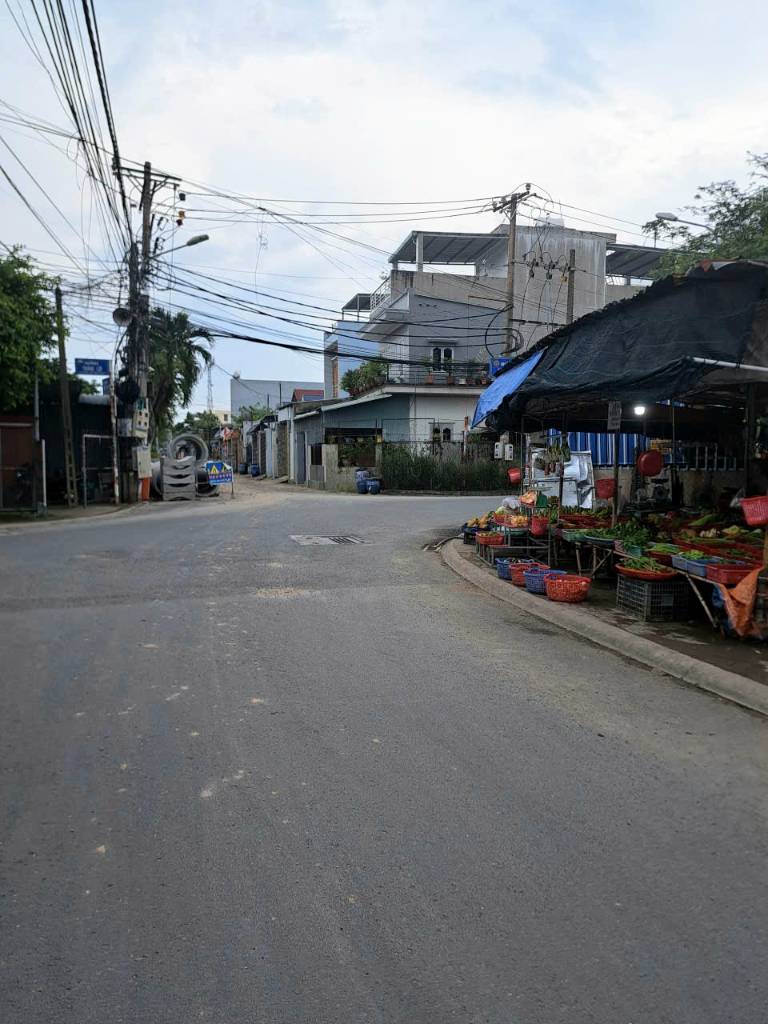 Bán nhà cấp 4 MT Nguyễn Văn Trỗi, gần ga Dĩ An, vị trí đẹp, giá 6,1 tỷ