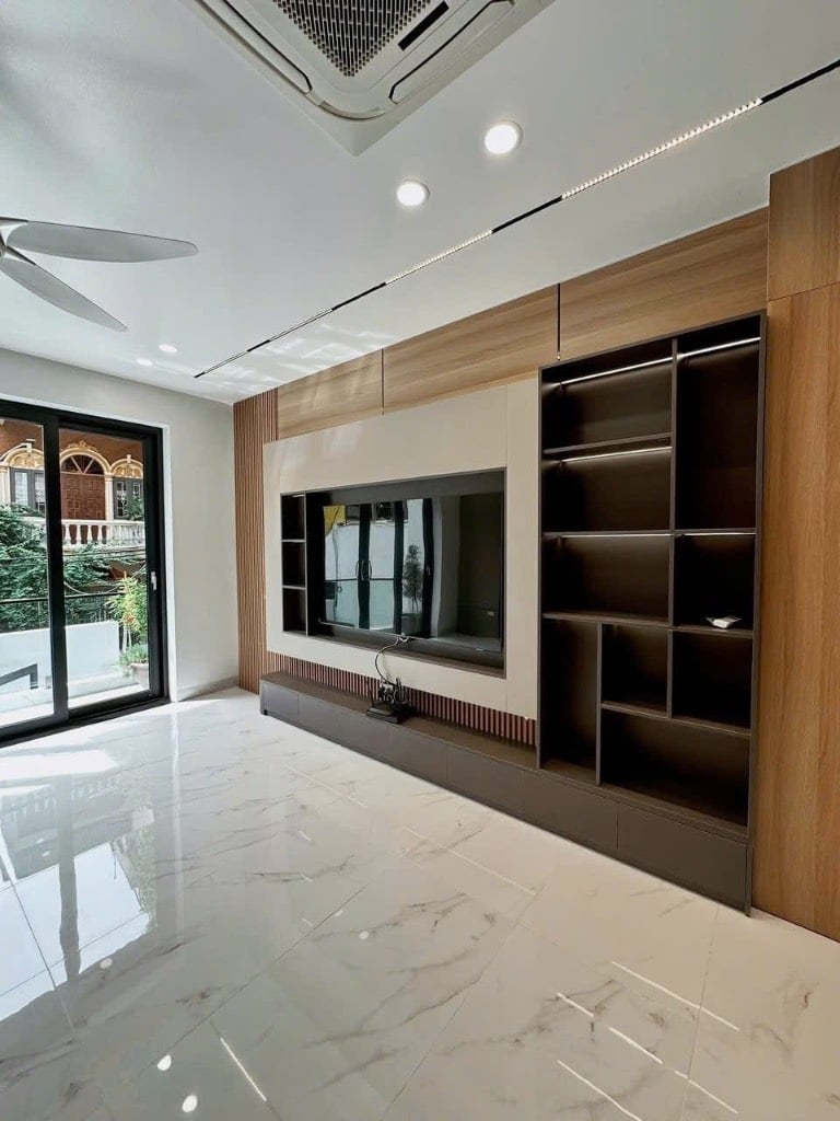 Bán nhà Đê Trần Khát Chân, Hai Bà Trưng, 73m x 5 tầng, mặt tiền 4.5m, giá 25 tỷ tl
