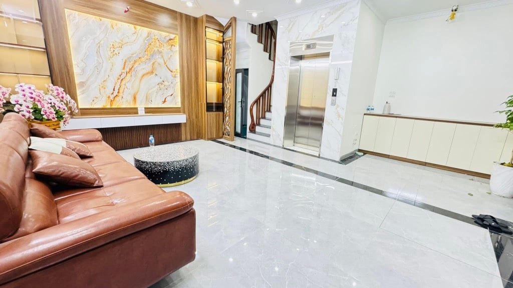 Mai Động - Hoàng Mai 40m x 6 tầng, mặt tiền 6.2m, giá 12.9 tỷ thương lượng