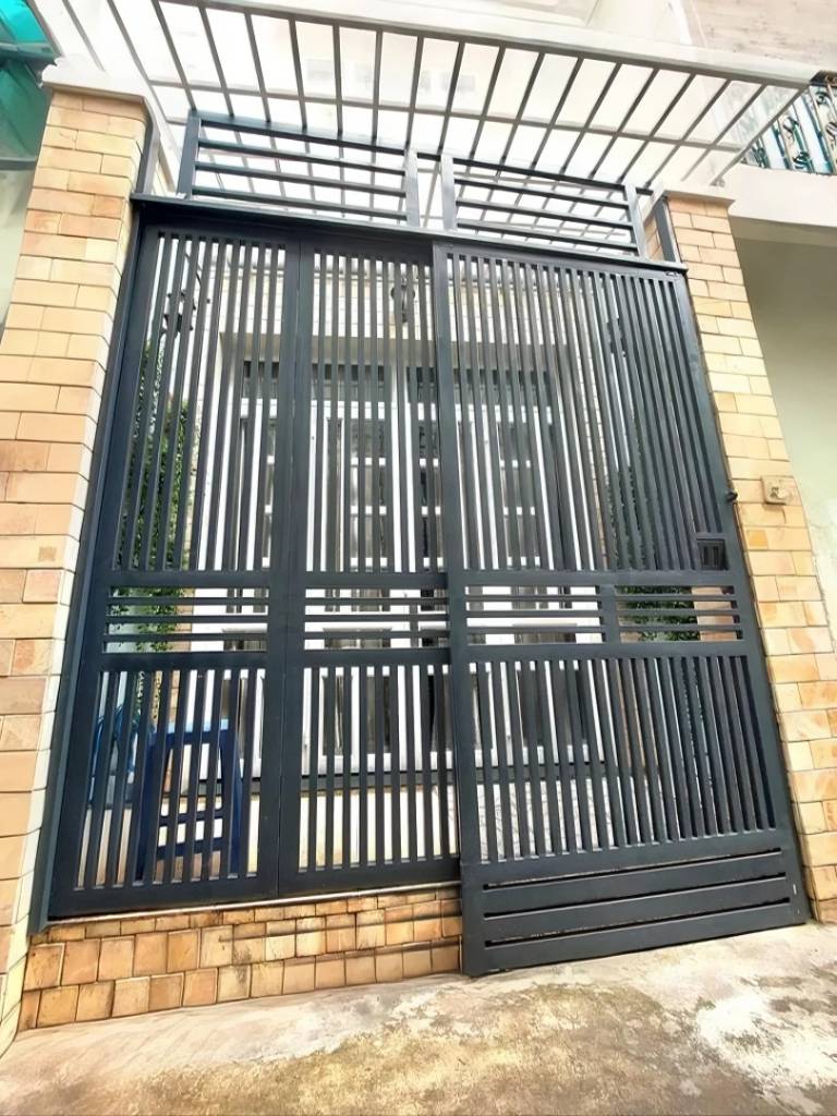 Quận 10 Bán Nhà Đẹp Trung Tâm P Hoà Hưng – 4 Tầng BTCT – Gần CMT8 – Giá Chỉ Hơn 6 Tỷ