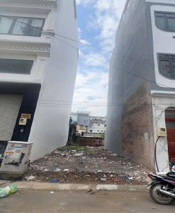 Em cần thanh lý lại mãnh đất 50.5m2 gần Aeon Bình Tân, thích hợp kinh doanh,văn phòng hoặc để ở ạ
