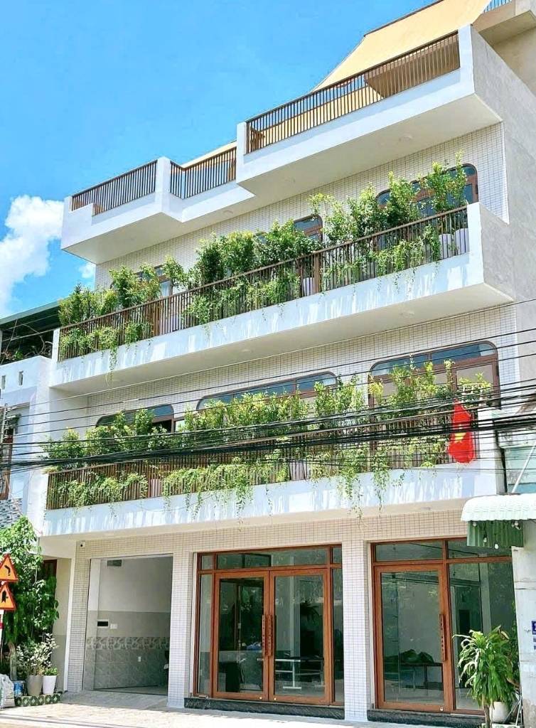 Nhà mặt tiền Nguyễn Thái Học, gần chợ Dĩ An, 4 tầng hoàn công, vừa ở vừa kinh doanh