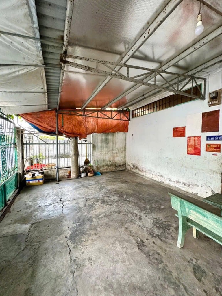 Bán tòa nhà Phước Toàn, Long An, gần chợ Gò Đen, diện tích 405m2, 21 phòng, giá 6,9 tỷ