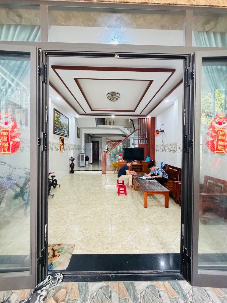 Bán nhà Phó Đức Chính, Sơn Trà, gần biển, 3 tầng, diện tích 95m2, giá 7,9 tỷ