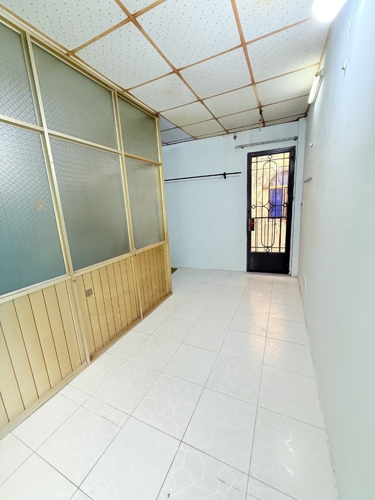 NGAY CHỢ PHẠM VĂN HAI - DT 25M2 - SỔ VUÔNG ĐẸP GIÁ 2,7 TỶ.