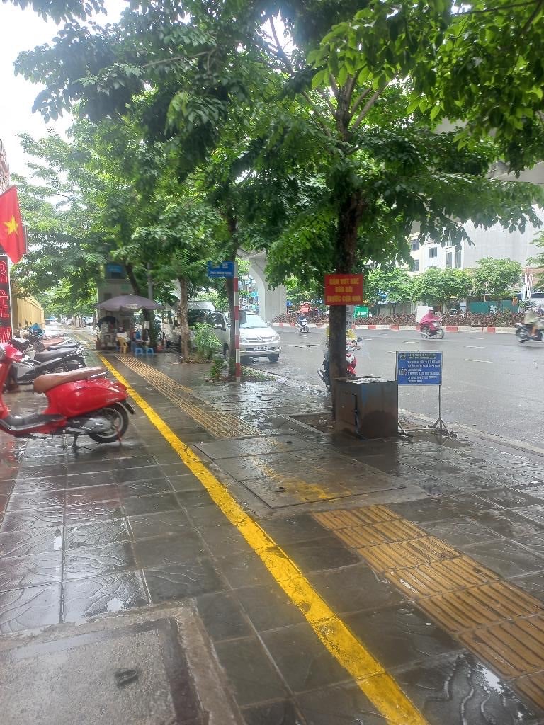 Bán nhà phố Minh Khai-Hai Bà Trưng 108m2/3 tầng-MT7m-Giá 22 tỷ