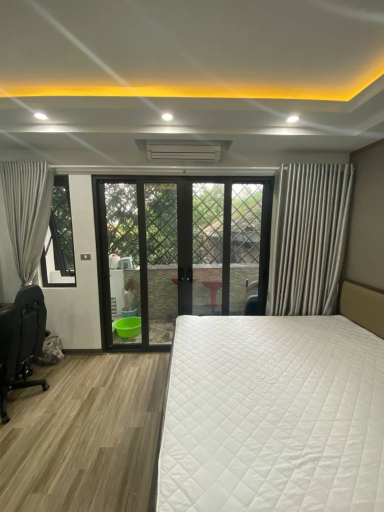 Cho thuê căn hộ Apartment tại Ngõ 193 Trích Sài, Tây Hồ, ban công view hồ, giá rẻ chỉ 6.5tr