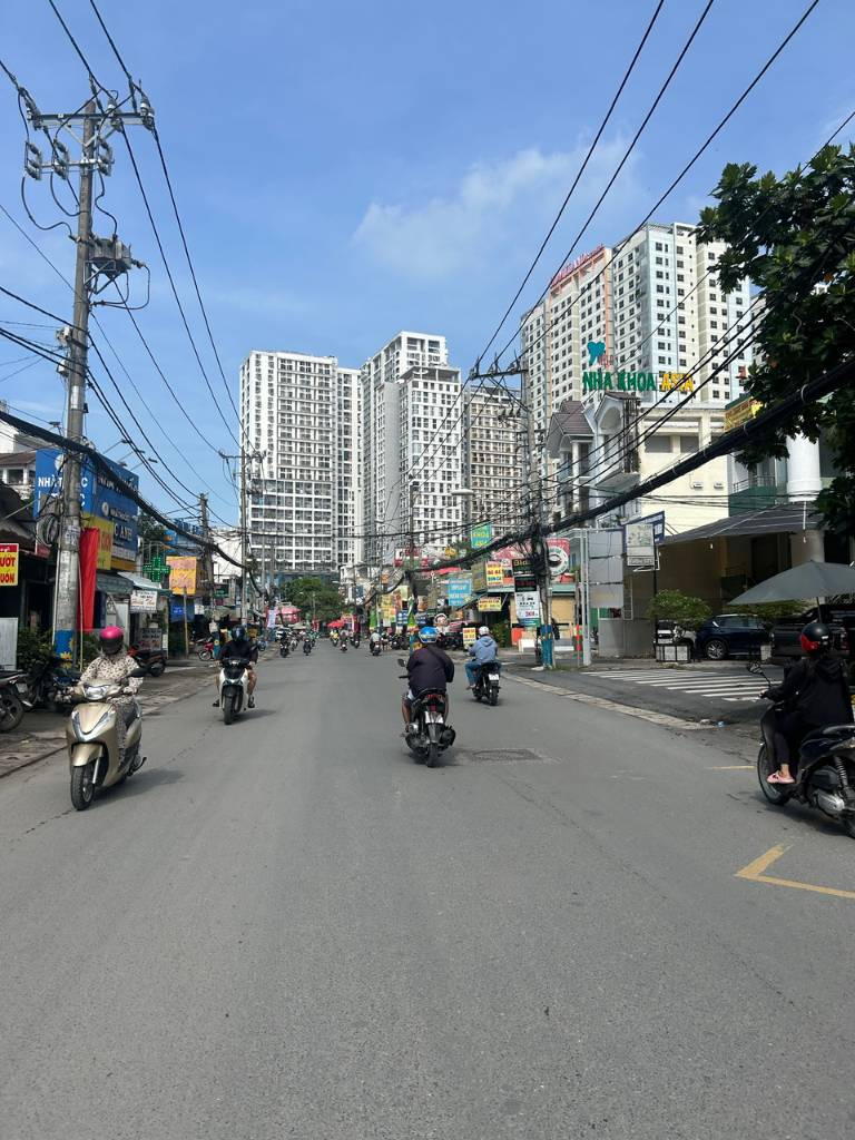 VỊ TRÍ VIP NGUYỄN DUY TRINH – HẺM XE TẢI – 50M RA MẶT TIỀN – NHÀ 3 TẦNG ĐÚC – 110M² – GIÁ CHỈ 7,5 TỶ