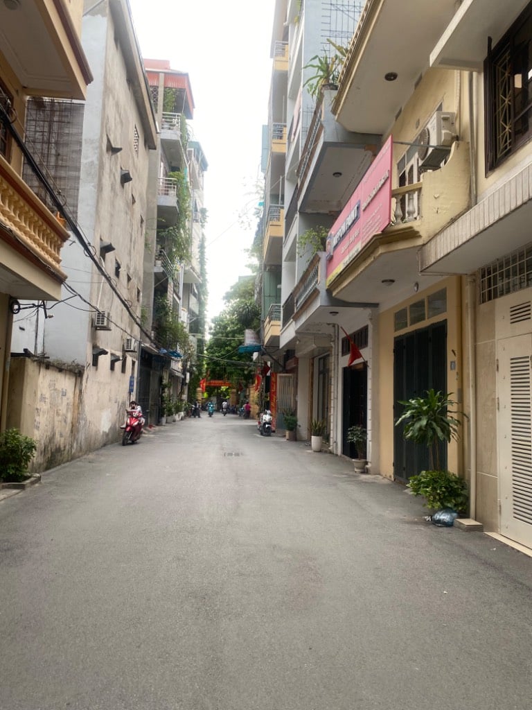 BÁN NHÀ VẠN PHÚC_NGÕ TO NHƯ PHỐ_OTO THÔNG TỨ TUNG_DÂN XÂY KIÊN CỐ_10,2TỈ