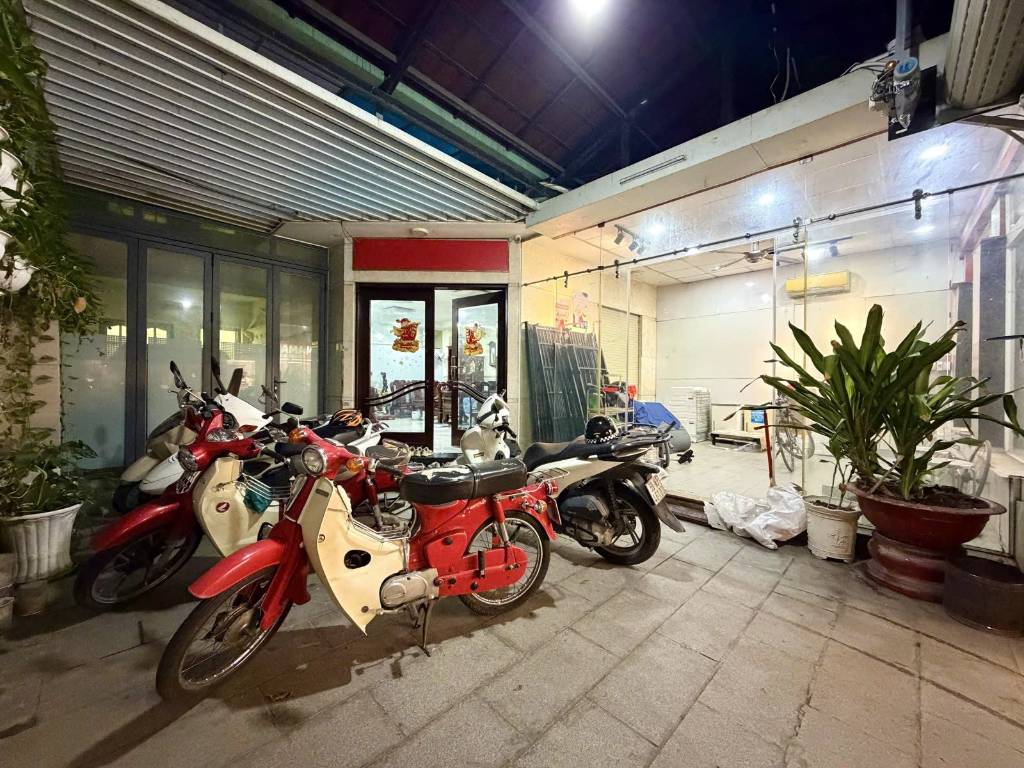 BIỆT THỰ NGUYỄN GIA TRÍ - 3 TẦNG 180M2 (9×20) VUÔNG A4 - 32.5 TỶ