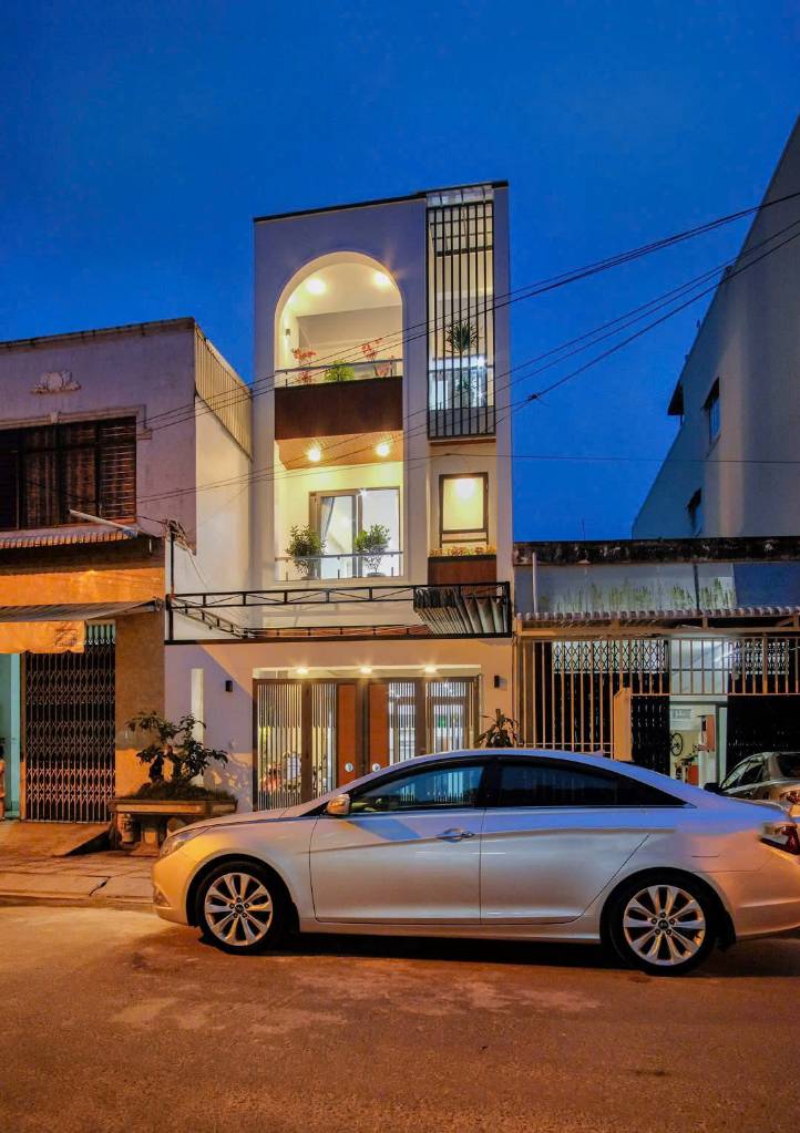 BÁN NHÀ HỒ VĂN CỐNG, THỦ DẦU MỘT, 1 TRỆT 2 LẦU, SHR, SIÊU RẺ