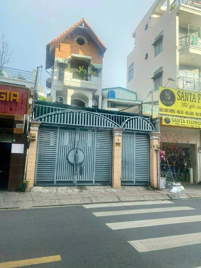 Bán nhà mặt tiền Nguyễn Văn Đậu, Bình Thạnh, diện tích 5,5x31m, nở hậu 9m, giá tốt