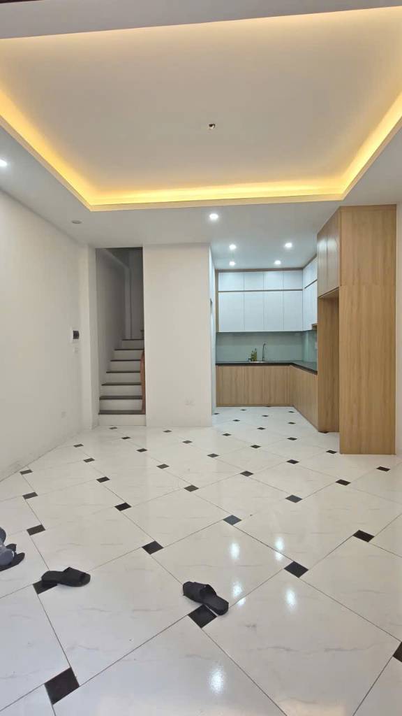 Bán nhà Liên Mạc, gần khu TĐC Quân Đội, ô tô đỗ cổng, ngõ thông, 35m², mt 4,3m, chỉ 5.05 tỷ