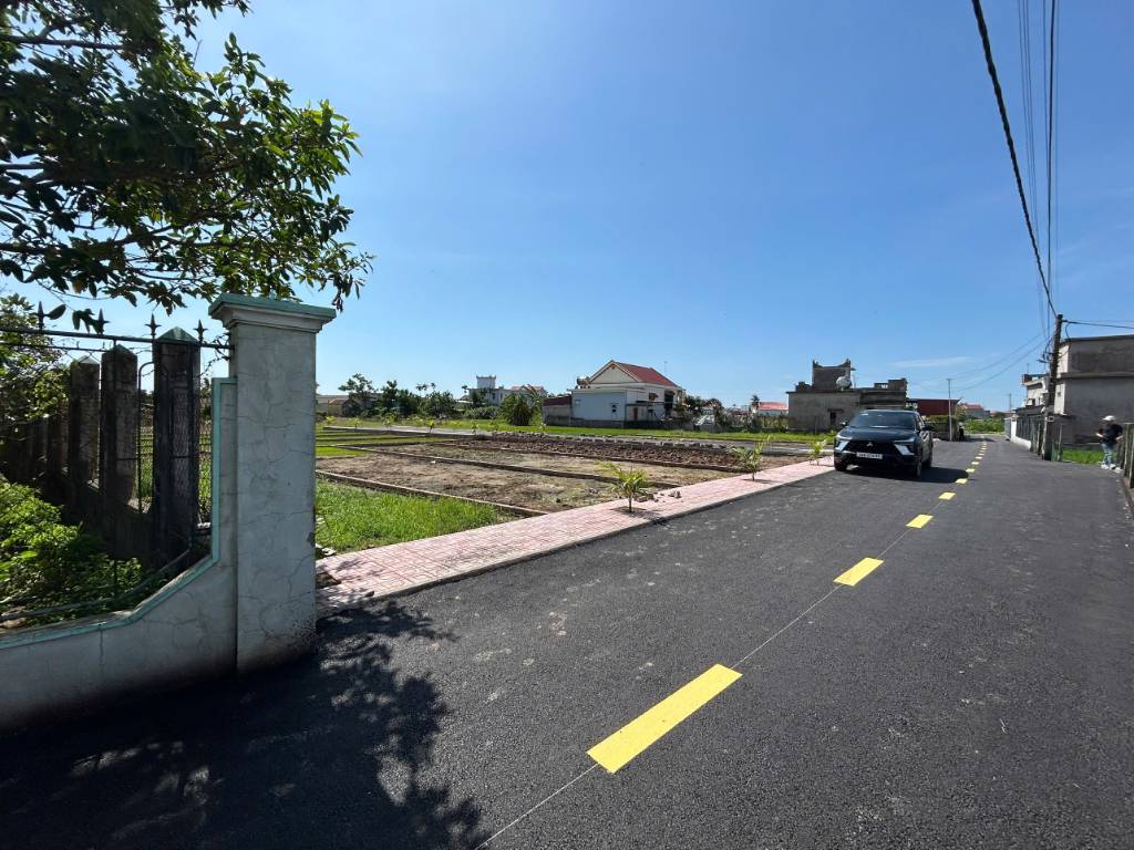 BÁN LÔ ĐẤT QUẤT LÂM, ĐỐI DIỆN KHU CN 10000 CÔNG NHÂN, CHỈ TỪ 1 TỶ ĐỂ SỞ HỮU