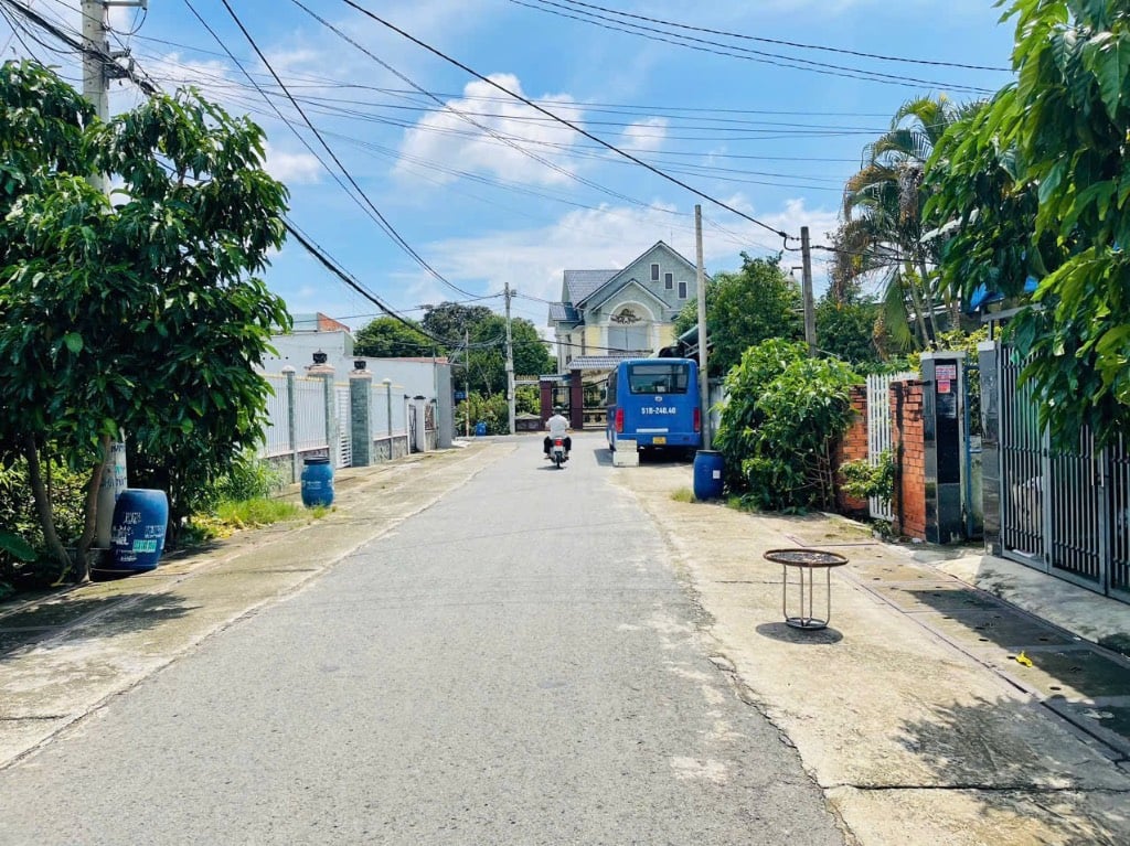 Siêu phẩm, bán đất mặt tiền đường 19, Củ Chi, dt 10x38m, đất đẹp vuông vức, giá siêu tốt