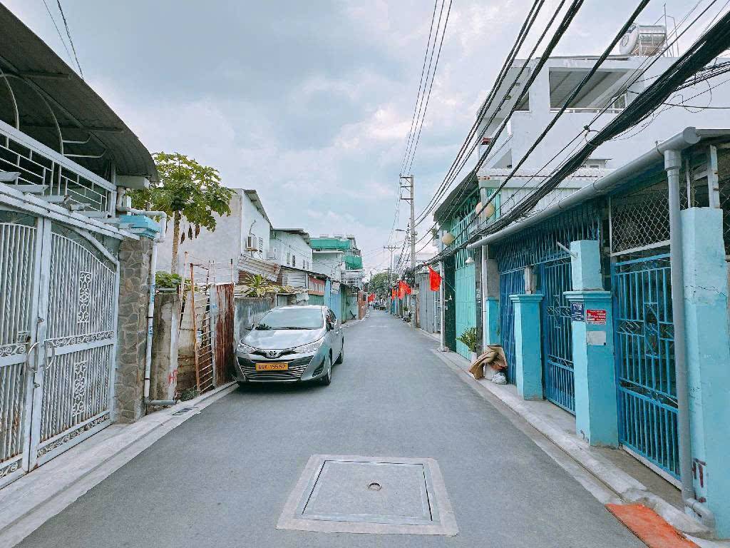 Bán nhà Trần Xuân Soạn, ngay đại học Marketing, thông số đẹp 4x10m, giá 4 tỷ TL