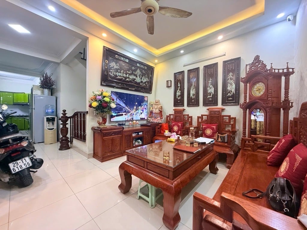 Bán nhà Quang Trung, sát ga tàu điện, oto đỗ cửa, ngõ to như phố, 10,2tỉ