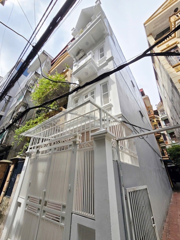 Bán gấp nhà Minh Khai - Hai Bà Trưng
- lô góc 2 thoáng - 47m2 x 4tầng -
11.8tỷ