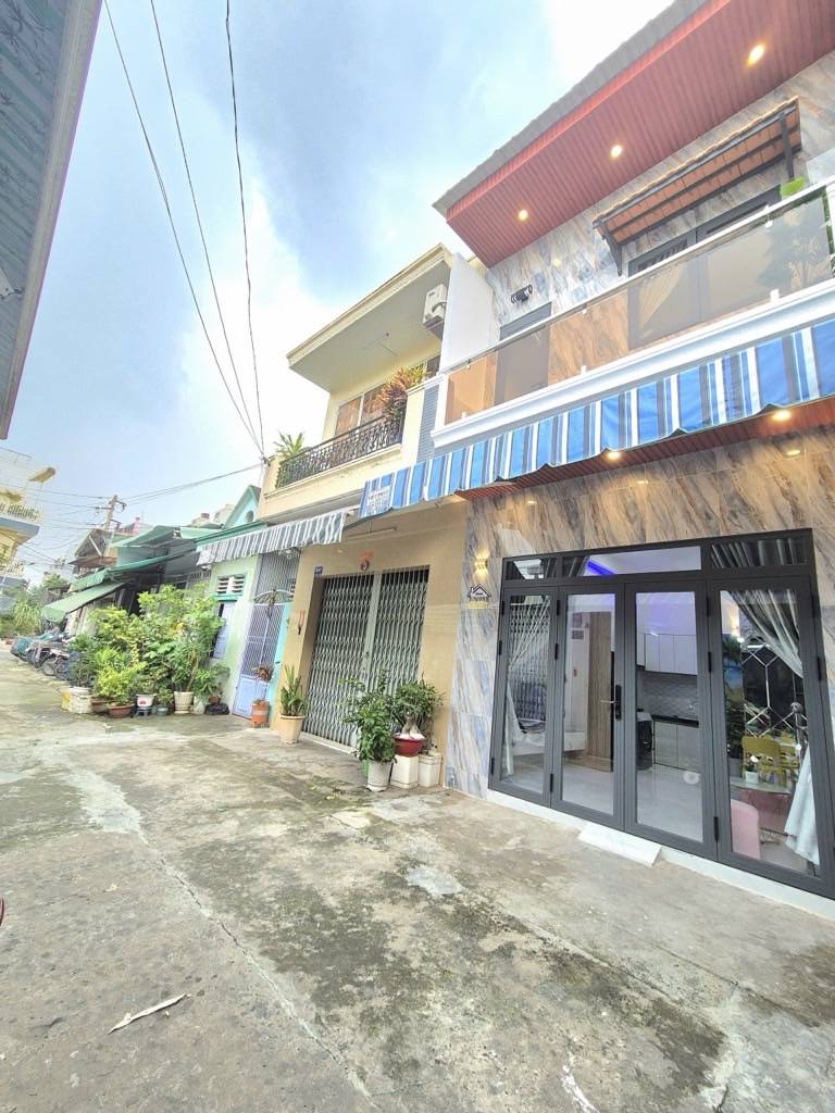 Bán nhà riêng 21m2 tại Hòa Bình, Tân Phú, tiện nghi đầy đủ