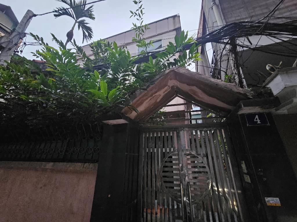 Bán đất Minh Khai, Hai Bà Trưng, diện tích 125m², có sẵn nhà, sổ đỏ, giá 22 tỷ