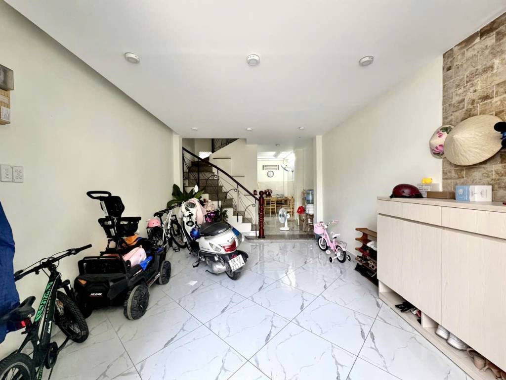 Bán nhà HXH Nguyễn Công Hoan, Phú Nhuận, diện tích 37m2, 5 tầng BTCT, giá nhỉnh 8 tỷ