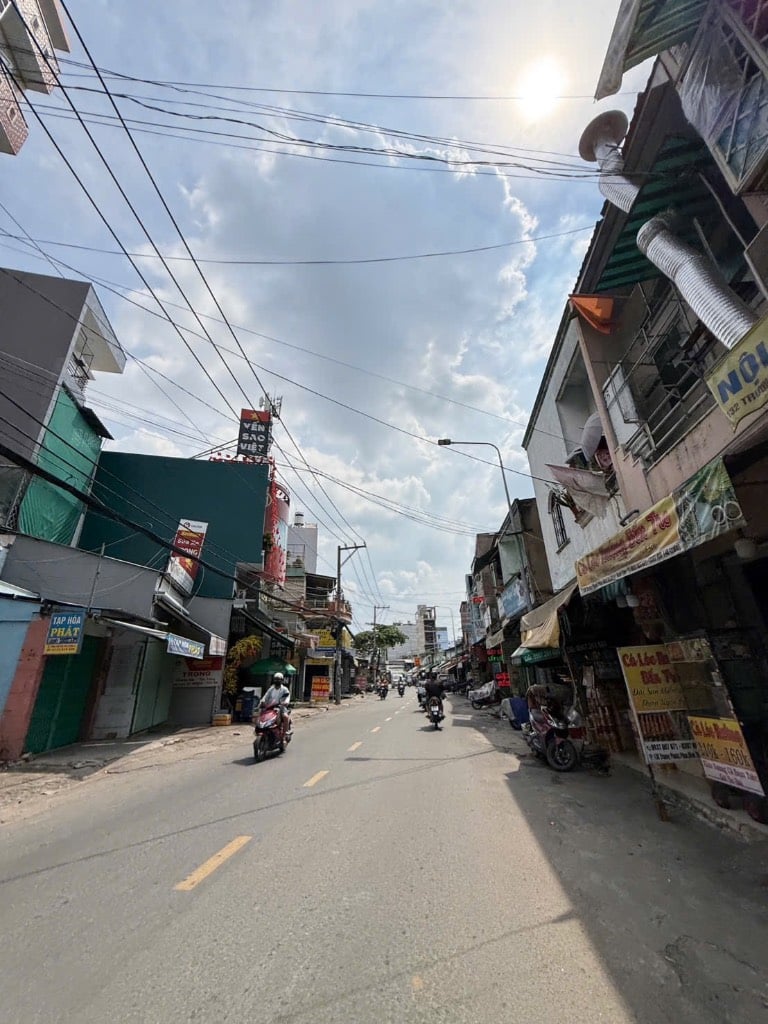 Bán nhà đường Trương Phước Phan, giáp Quận 6, Tân Phú, 56m2, có 5tầng 4PN, hẻm xe hơi