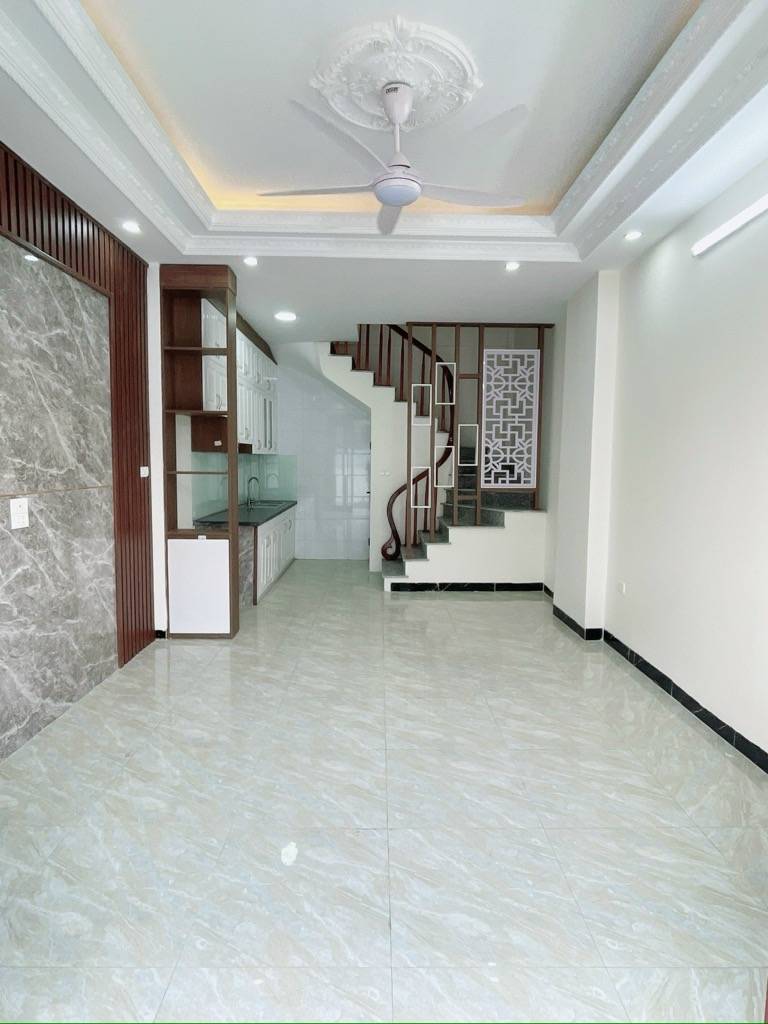 VĂN CHƯƠNG -TÔN ĐỨC THẮNG - ĐỐNG ĐA -DT 30 M2-6T-TM-MT 5M -GẦN HỒ- GIÁ CHỈ 13.5 TỶ