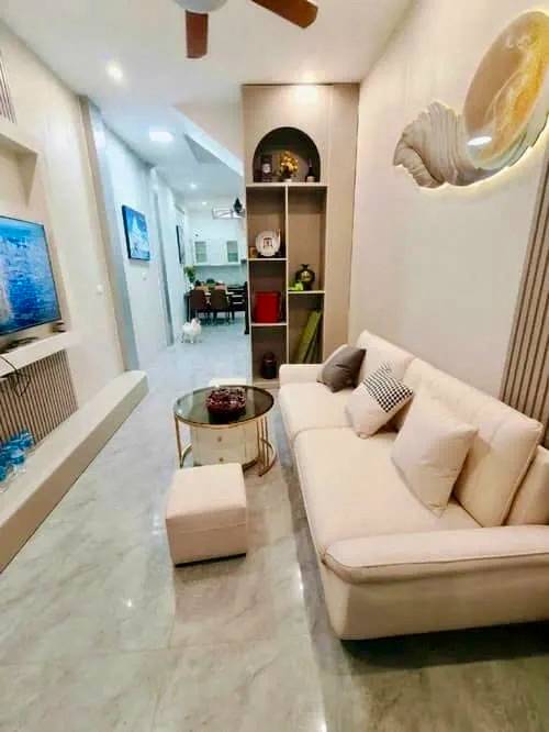 Bán nhà Văn Chương, Đống Đa, 33m2, 4 tầng, gần hồ Linh Quang, sổ đỏ chính chủ, 8,2 tỷ