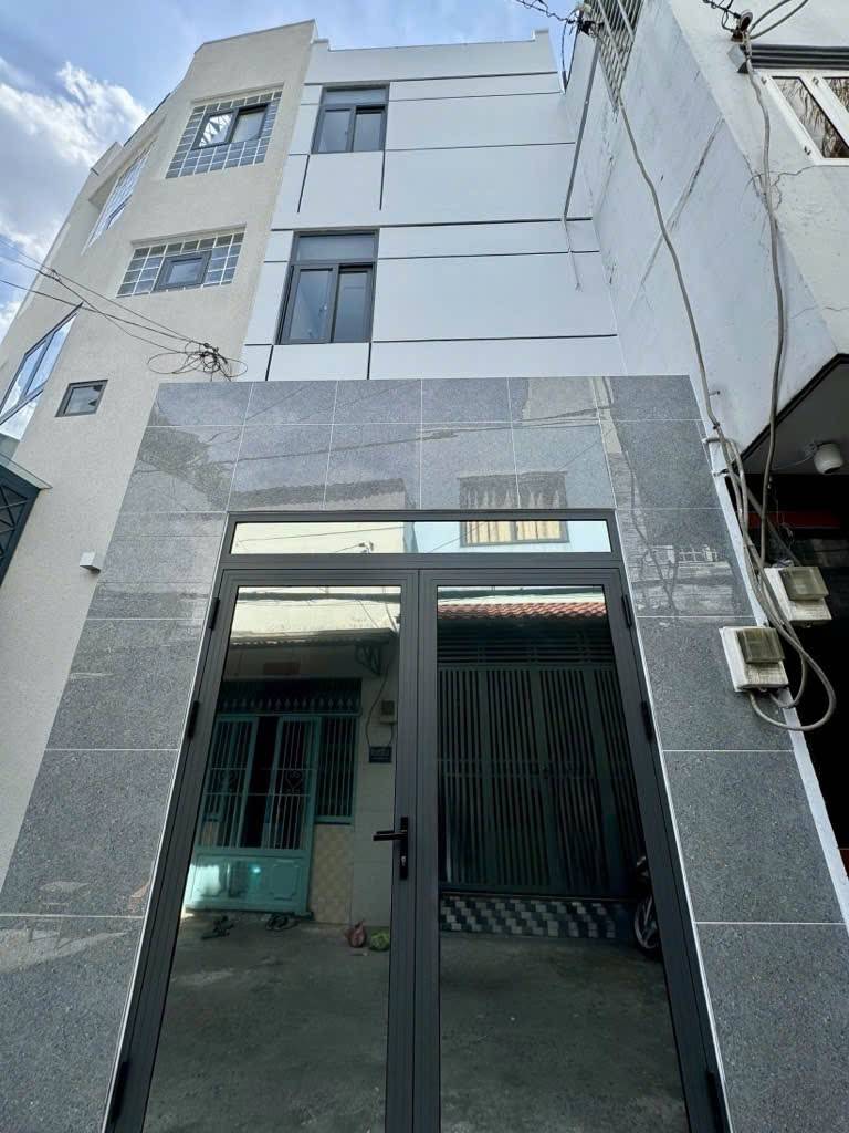 Bán nhà Lũy Bán Bích, Tân Phú, diện tích 18m2, tiện ích đầy đủ, giá chỉ 2,99 tỷ