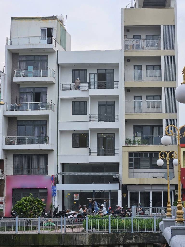 Bán nhà mặt tiền Hoàng Sa, Quận 3, ngang 6,7m, 1T4L, kinh doanh sầm uất, giá 32,7 tỷ