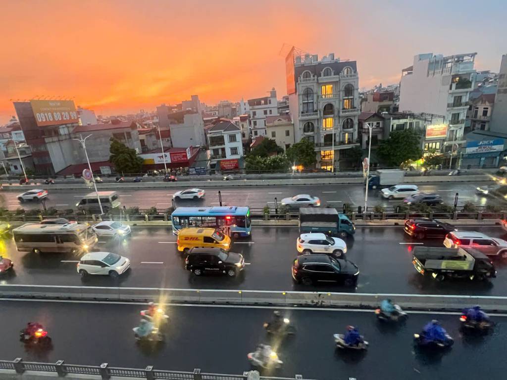 CHO THUÊ NHÀ NGUYÊN CĂN MẶT PHỐ ĐÀM QUANG TRUNG -LONG BIÊN-6T-TM-KINH DOANH