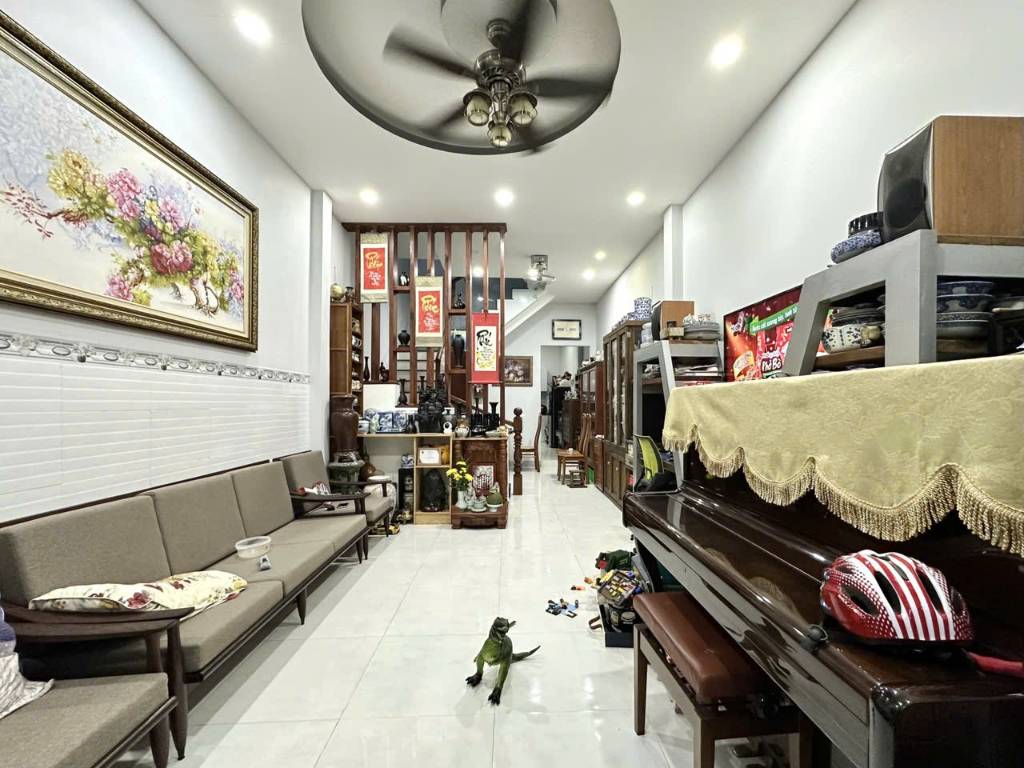 Bán nhà Lê Văn Sỹ 62m2 đúc 2 tầng BTCT 2PN chỉ 8,3 tỷ tl