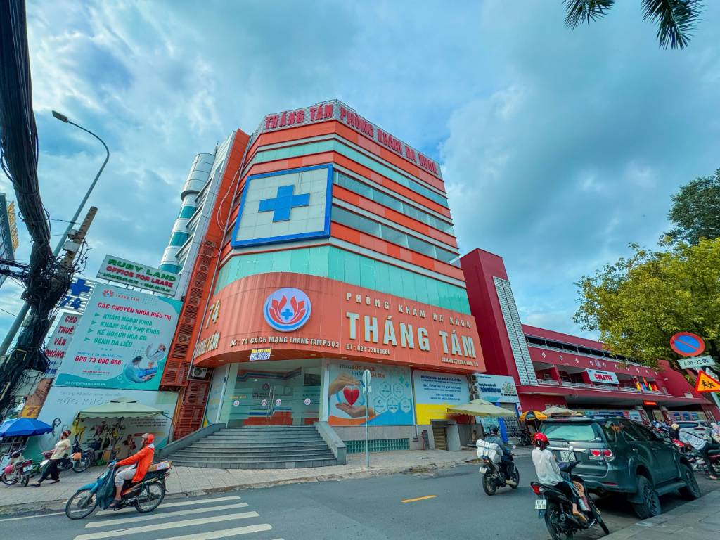 CHO THUÊ TÒA NHÀ QUẬN 3, GÓC 2MT CMT8 VÀ HỒ XUÂN HƯƠNG, VÕ THỊ SÁU, DT 8MX24M, GIÁ 500 TRIỆU