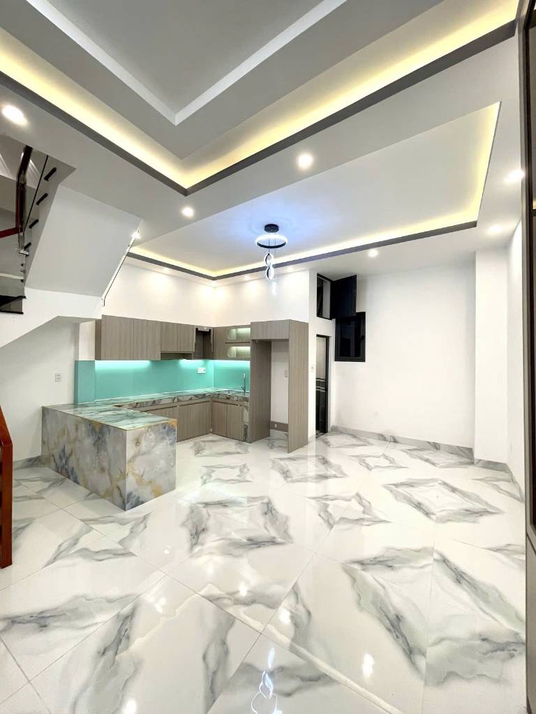 Bán nhà Mạc Vân, Quận 8, 3 tầng, ngang 5,3m, diện tích 50m2, nhà đẹp, giá chỉ 6,15 tỷ