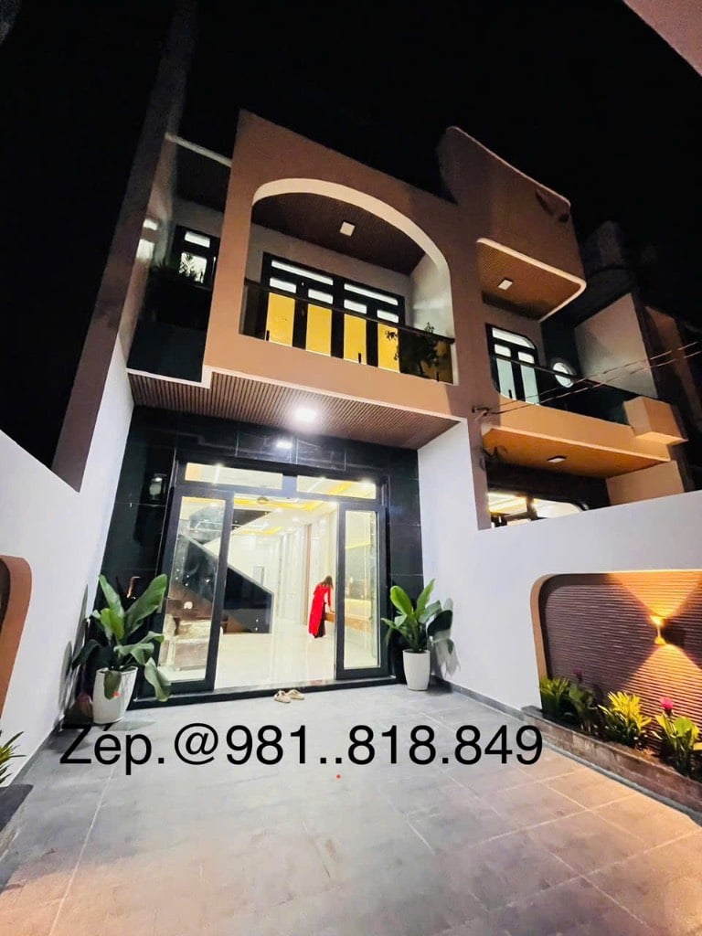 BÁN NHÀ MỚI XÂY CÁCH CHỢ BÌNH CHÁNH 15P, 1 Trệt 1 lầu, 2T9, Shr, 130m2