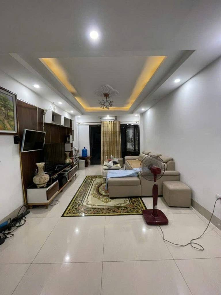 1 nhà ra Phố Vương Thừa Vũ, Ô tô, dân xây mới, 5 Tầng, MT 3.5, 13.6 Tỷ.