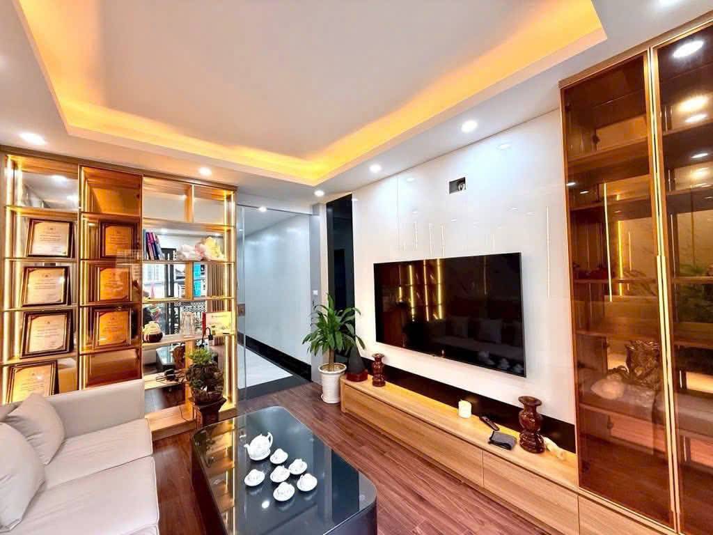 Bán nhà đẹp Thụy Khuê gần phố thang máy xịn, full nội thất hơn 7 tỷ